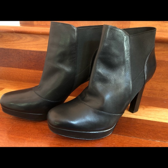 Via Spiga black leather ankle booties, size 10.5 - Picture 5 of 10